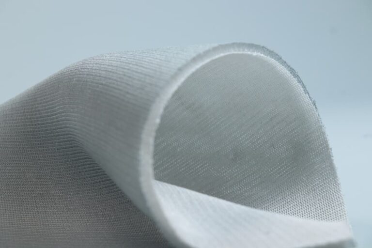 3d mesh fabric 2T2S-9L in white and medium grey